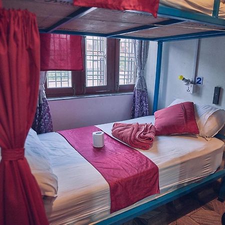 Aroma Tourist Hostel Похара Екстериор снимка