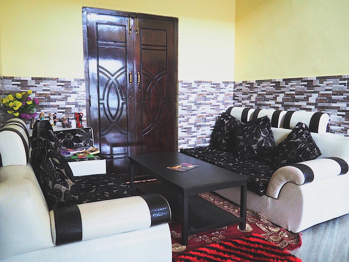 Aroma Tourist Hostel Похара Екстериор снимка