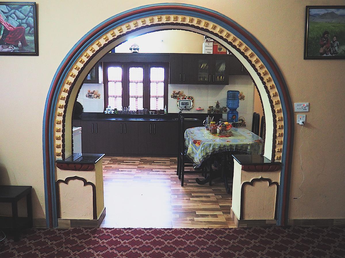 Aroma Tourist Hostel Похара Екстериор снимка