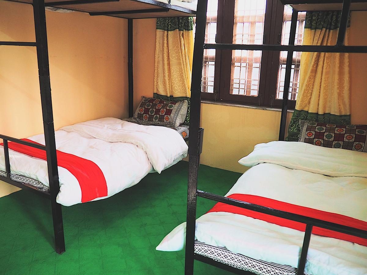 Aroma Tourist Hostel Похара Екстериор снимка