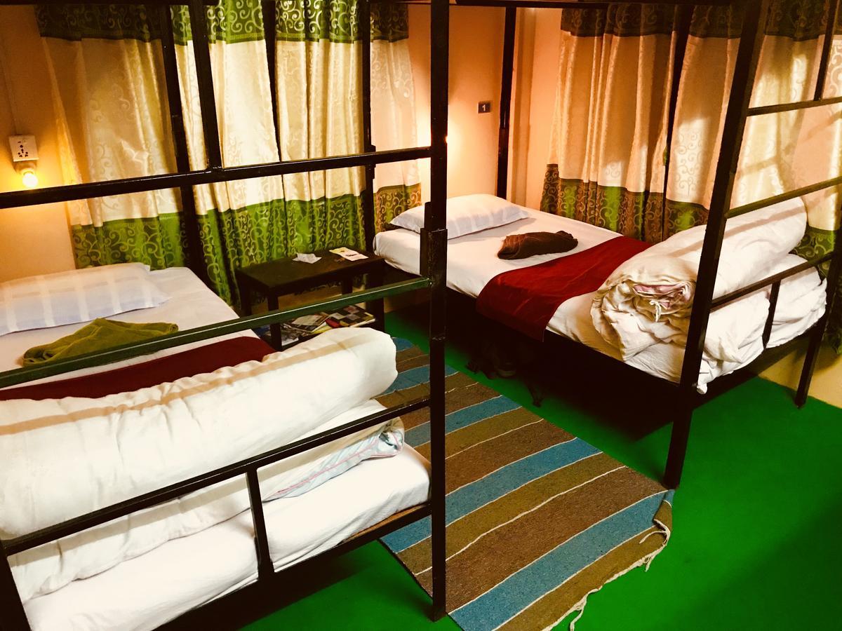 Aroma Tourist Hostel Похара Екстериор снимка