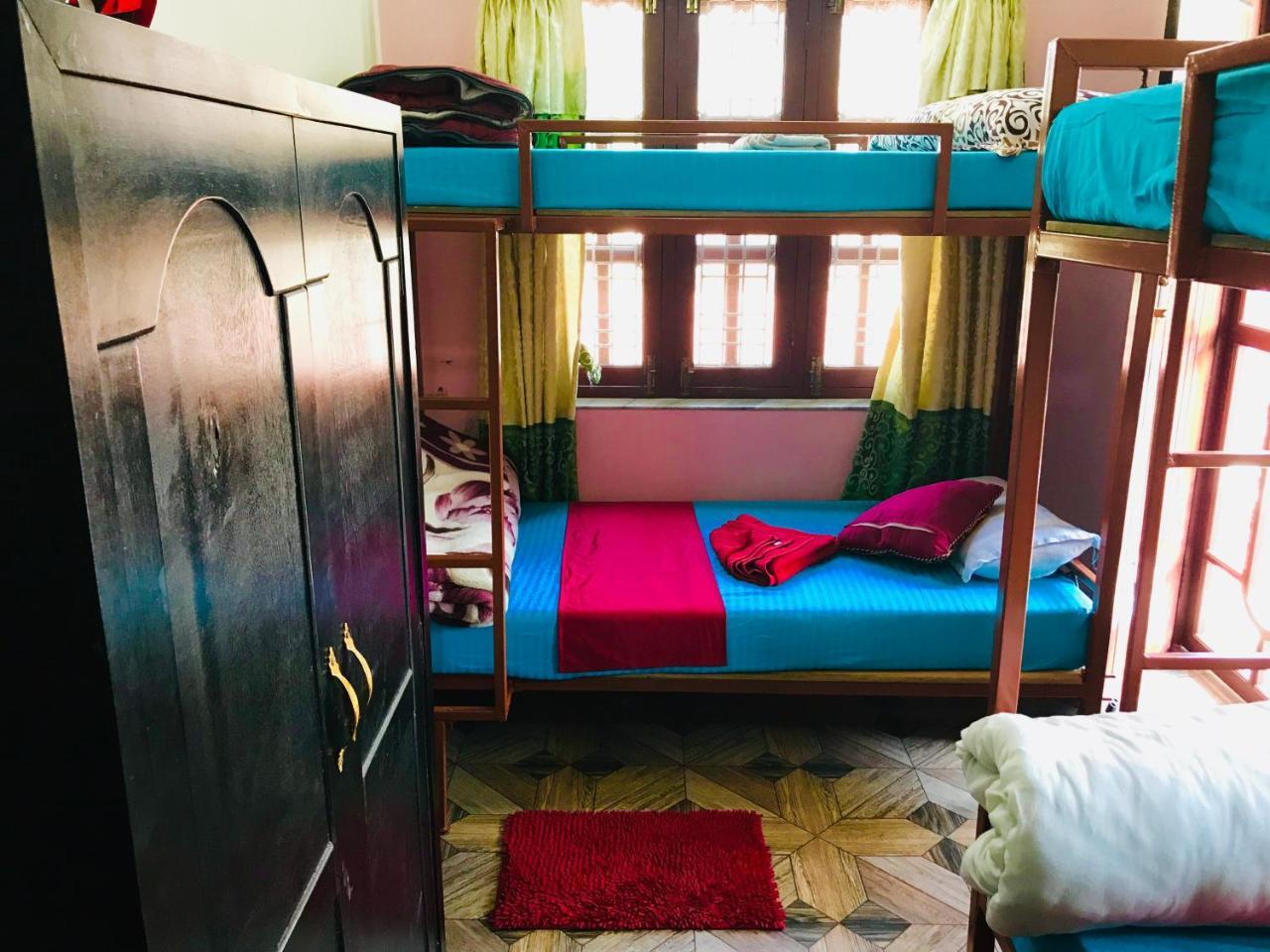 Aroma Tourist Hostel Похара Екстериор снимка
