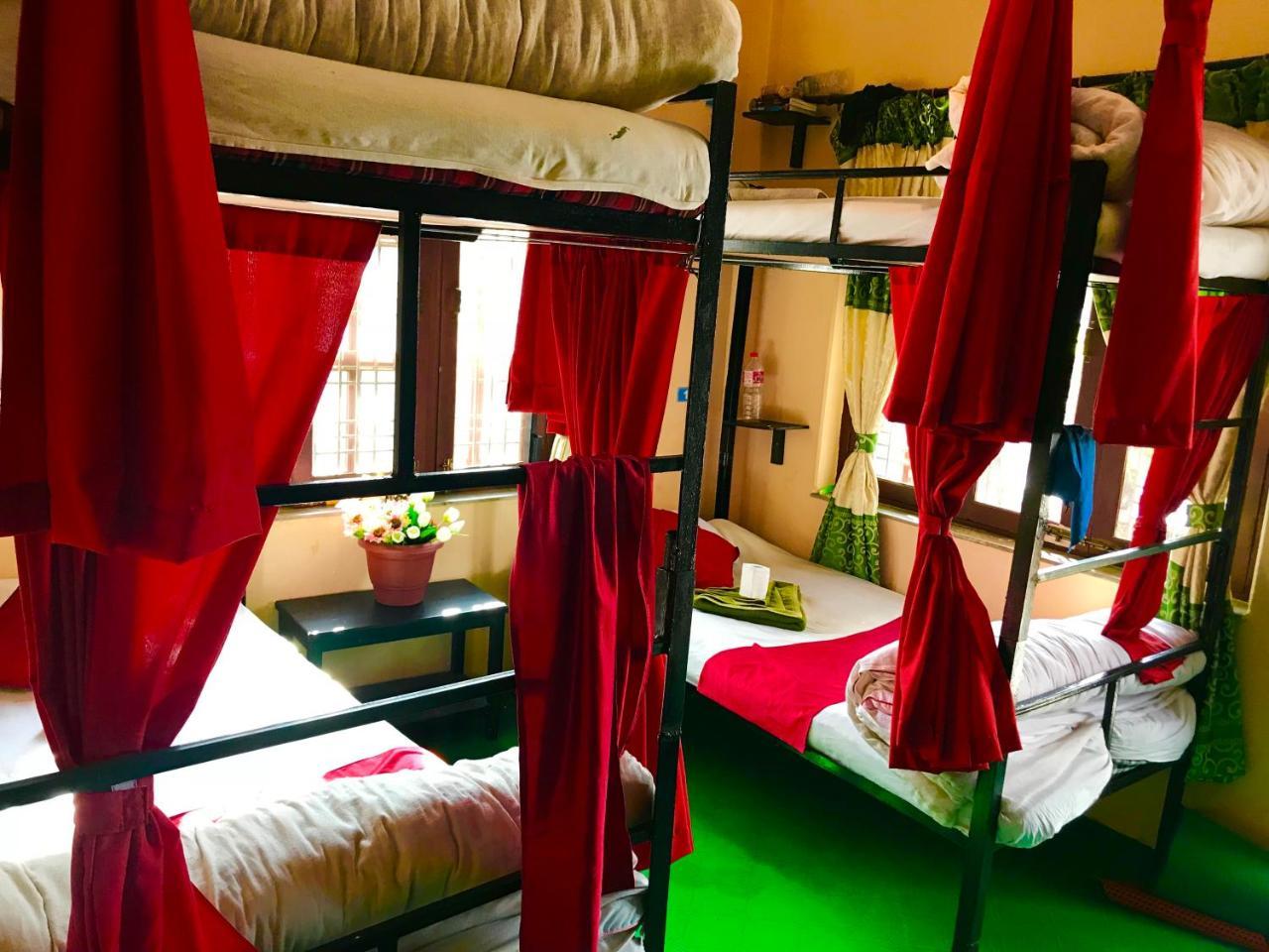 Aroma Tourist Hostel Похара Екстериор снимка