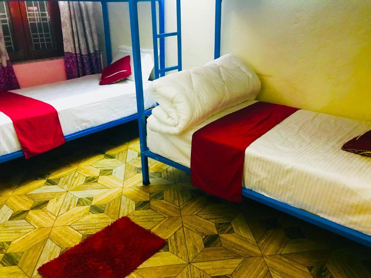 Aroma Tourist Hostel Похара Екстериор снимка