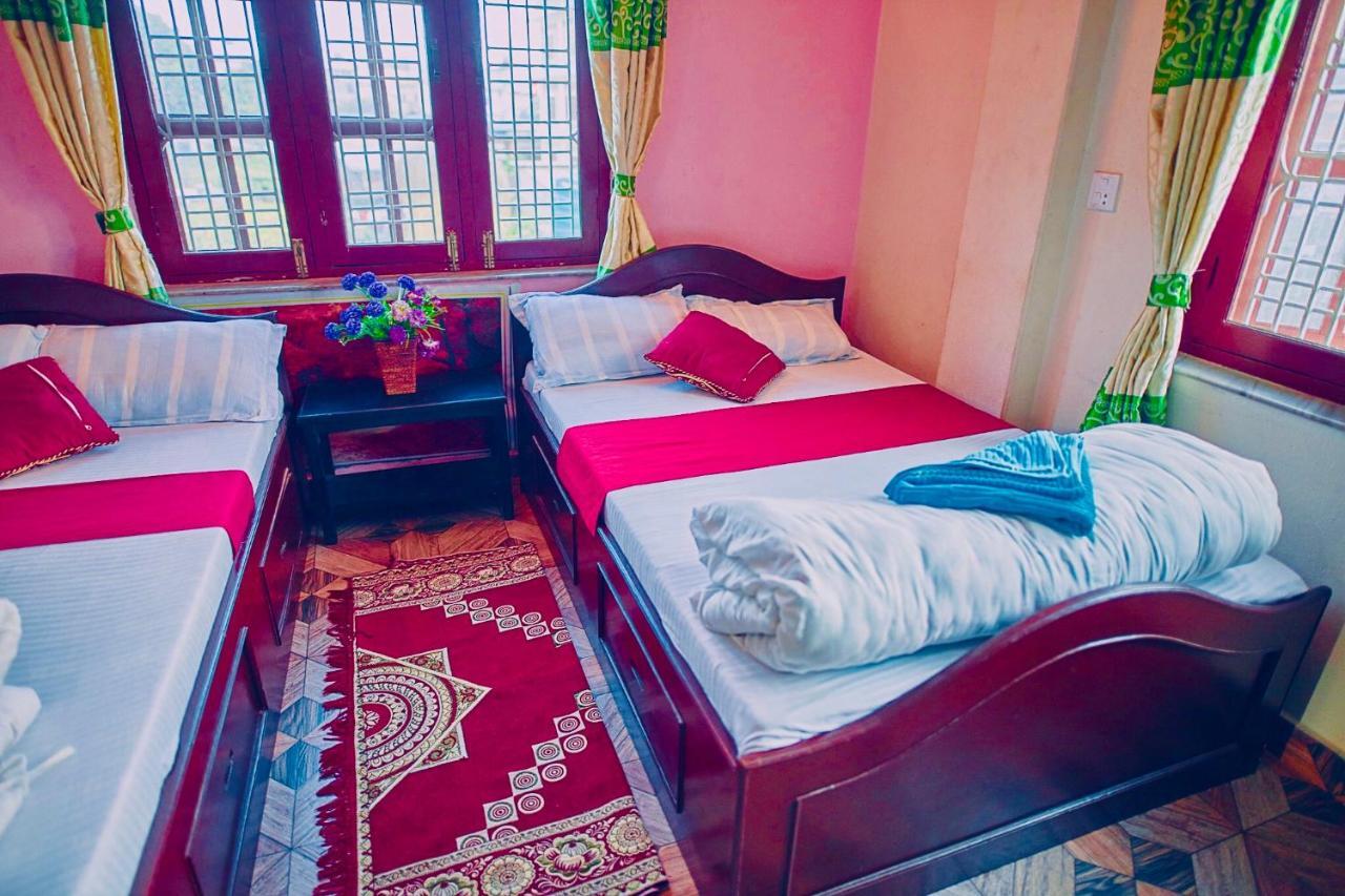 Aroma Tourist Hostel Похара Екстериор снимка
