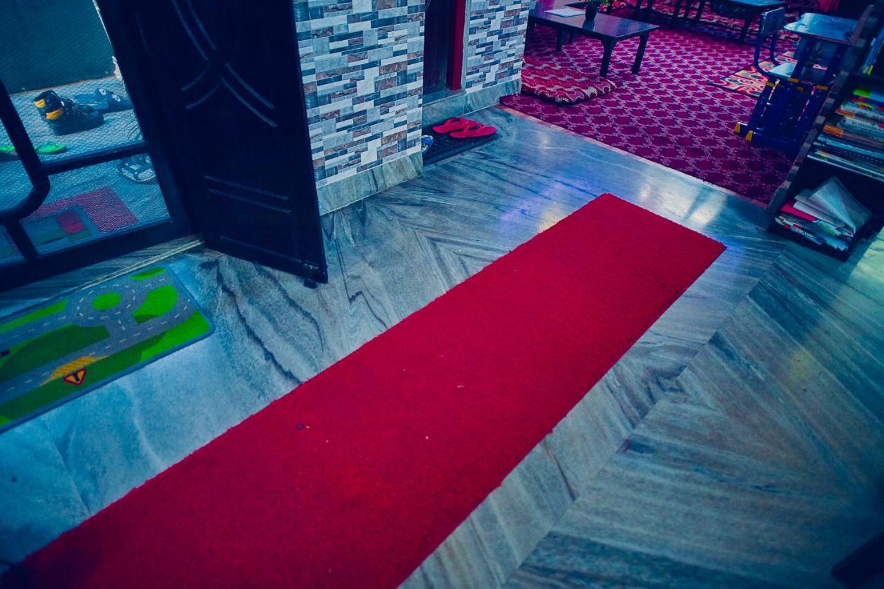 Aroma Tourist Hostel Похара Екстериор снимка